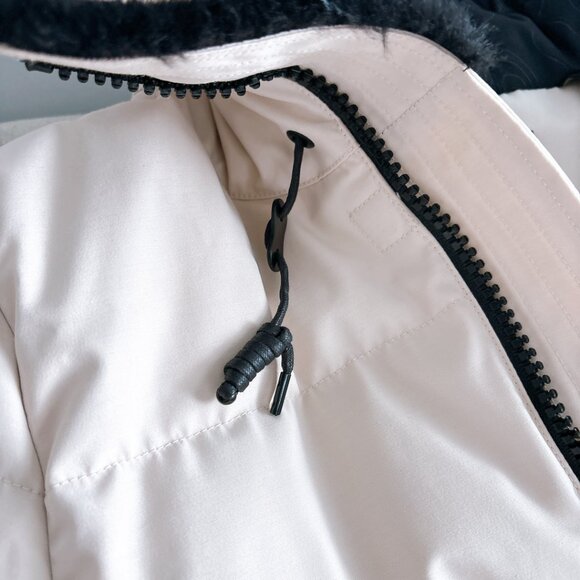 99% NEW ARITZIA POWDER PARKA, SIZE M - Picture 4 of 13
